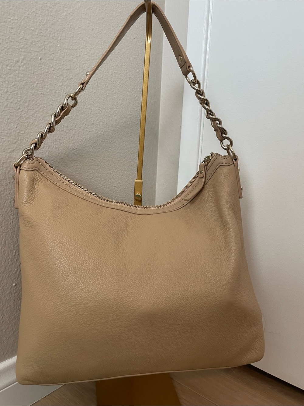 Kate Spade New York Large Beige Pebbled Leather Hobo Shoulder Bags